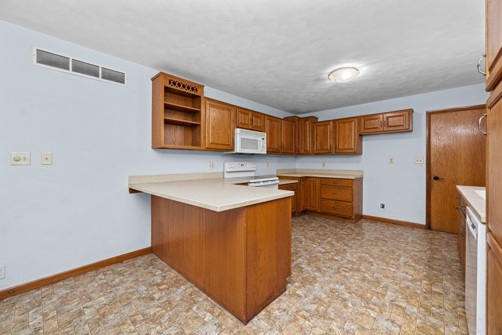 551 Lake Drive Property Photo 8