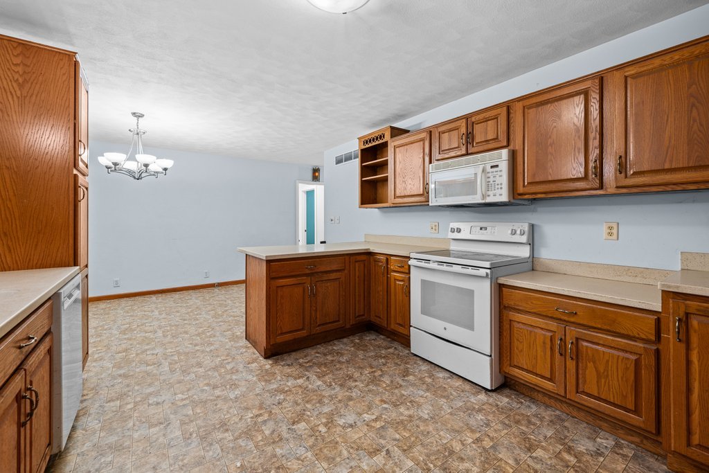 551 Lake Drive Property Photo 9