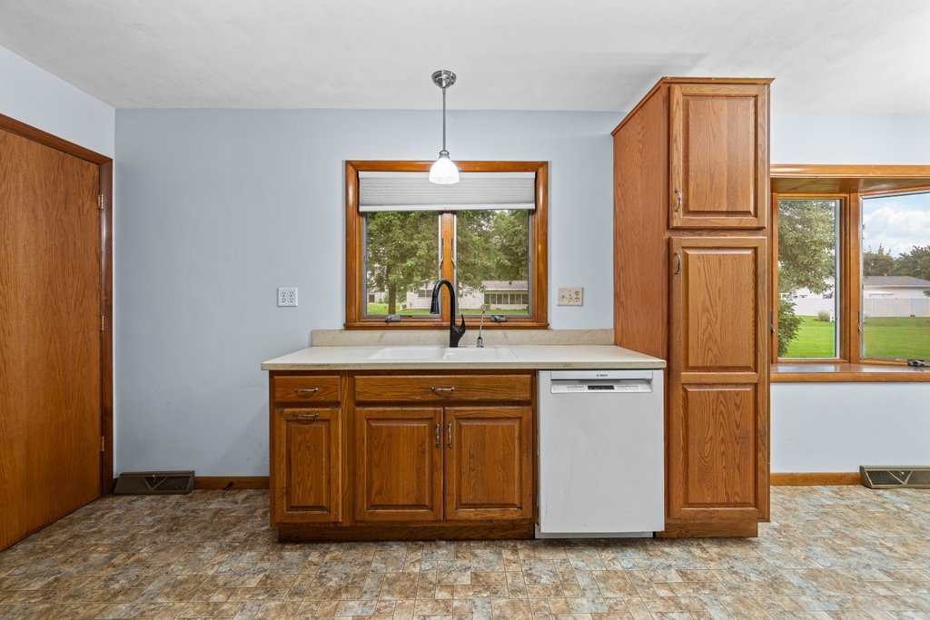 551 Lake Drive Property Photo 11
