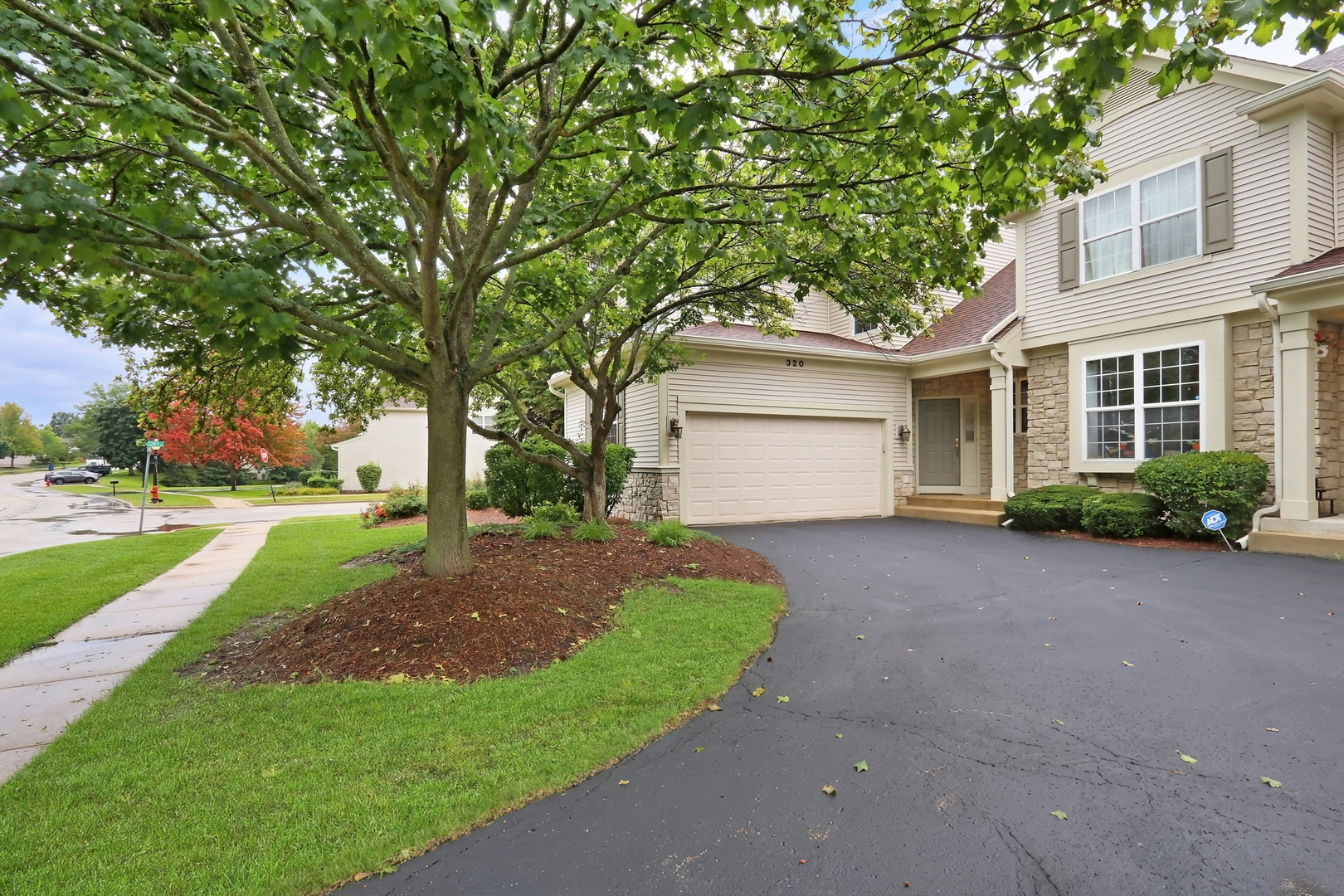 320 Berkshire Drive 320 Property Photo 2