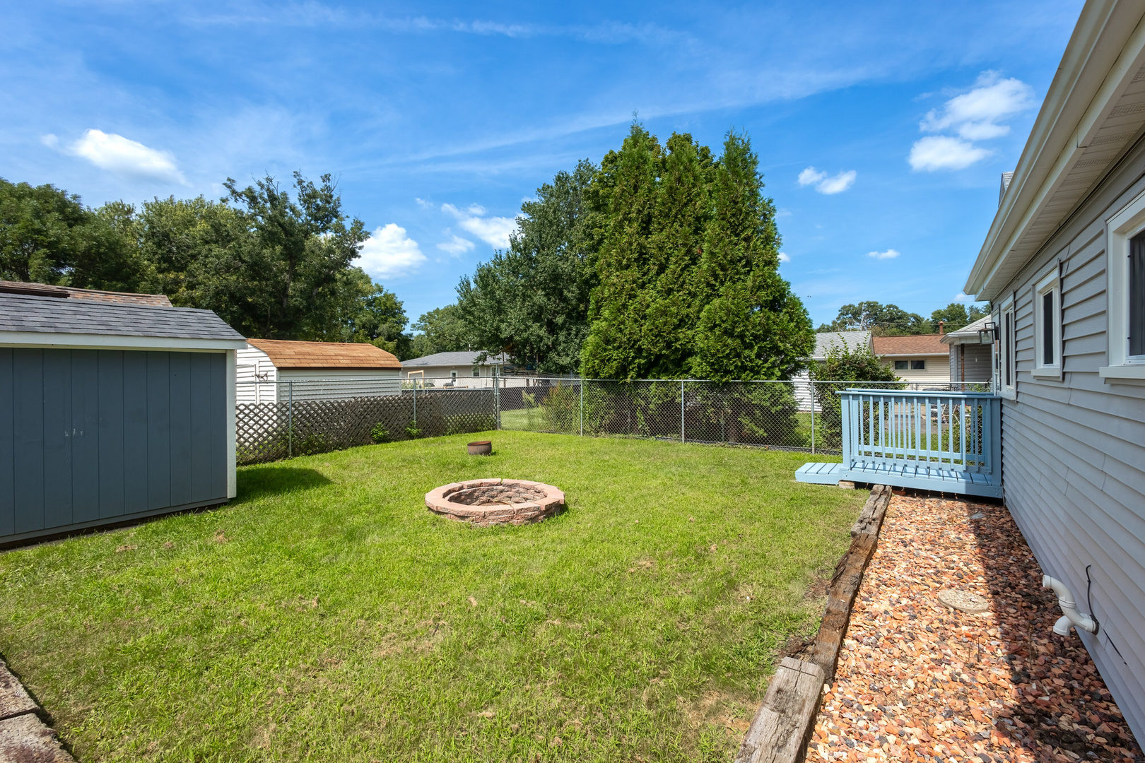 915 42nd Street Property Photo 6