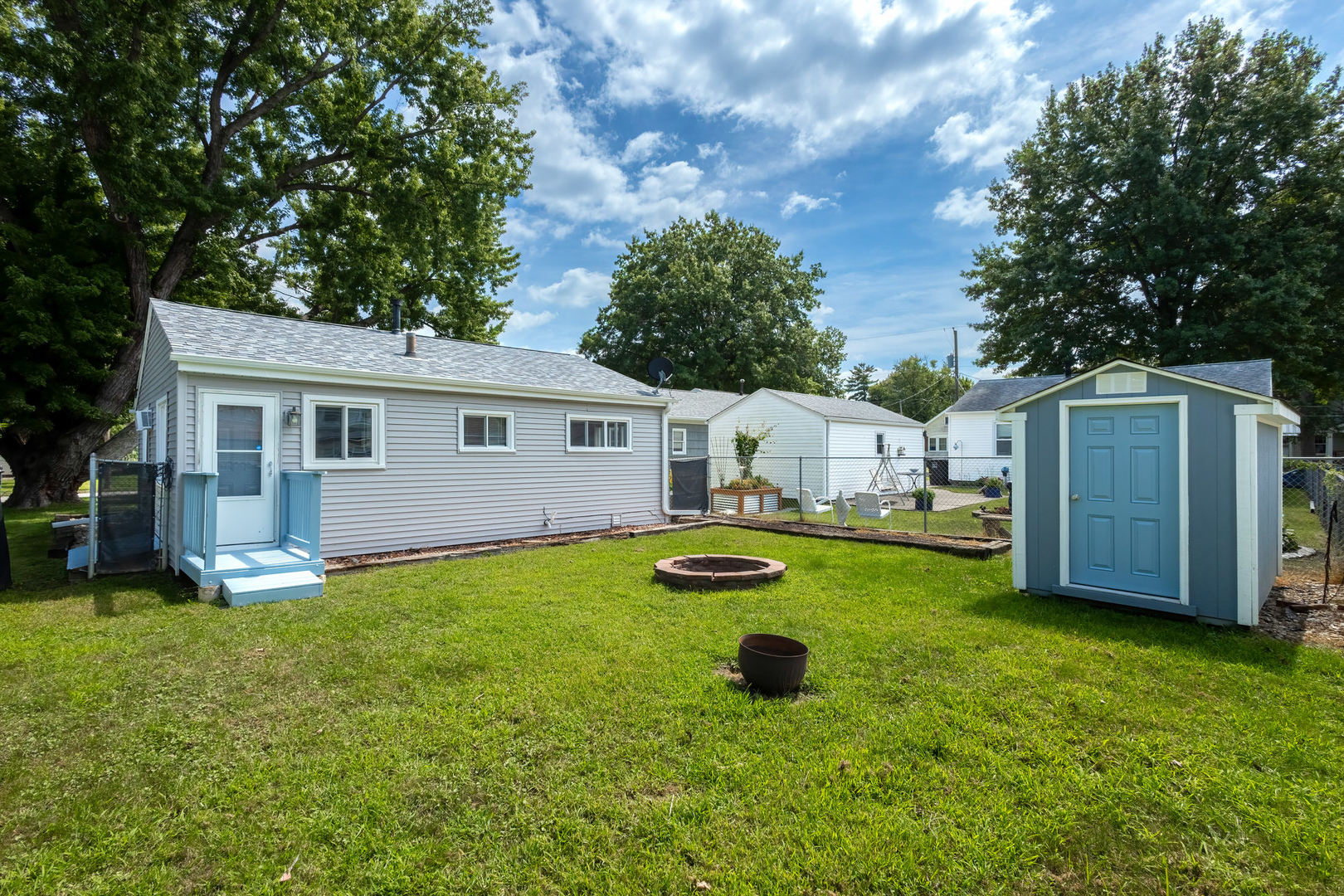 915 42nd Street Property Photo 8