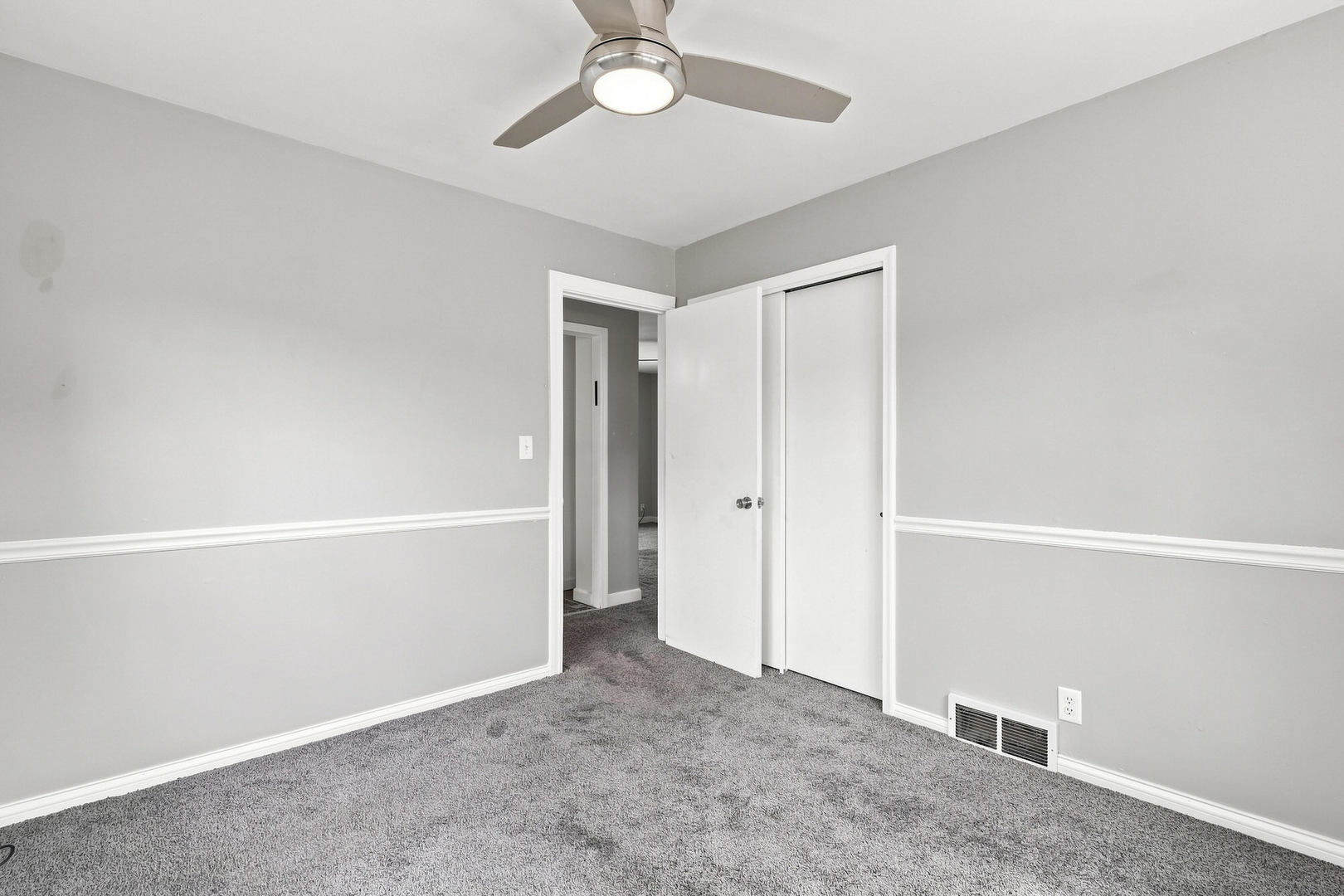 915 42nd Street Property Photo 18