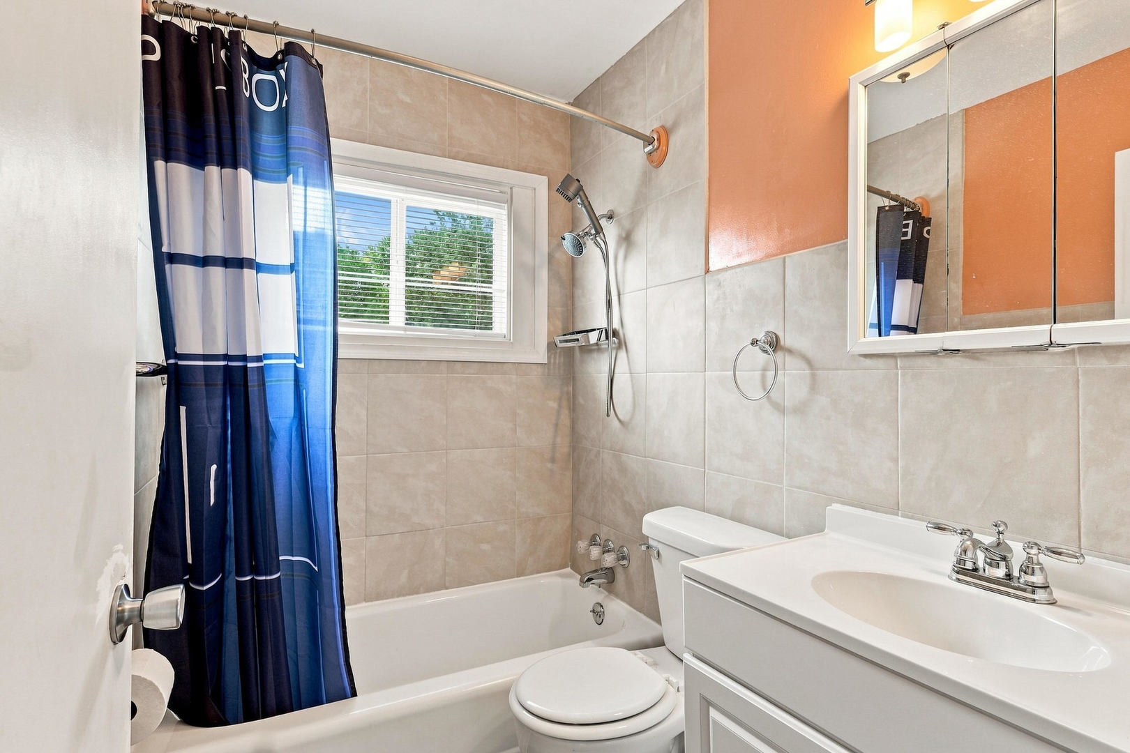 915 42nd Street Property Photo 21