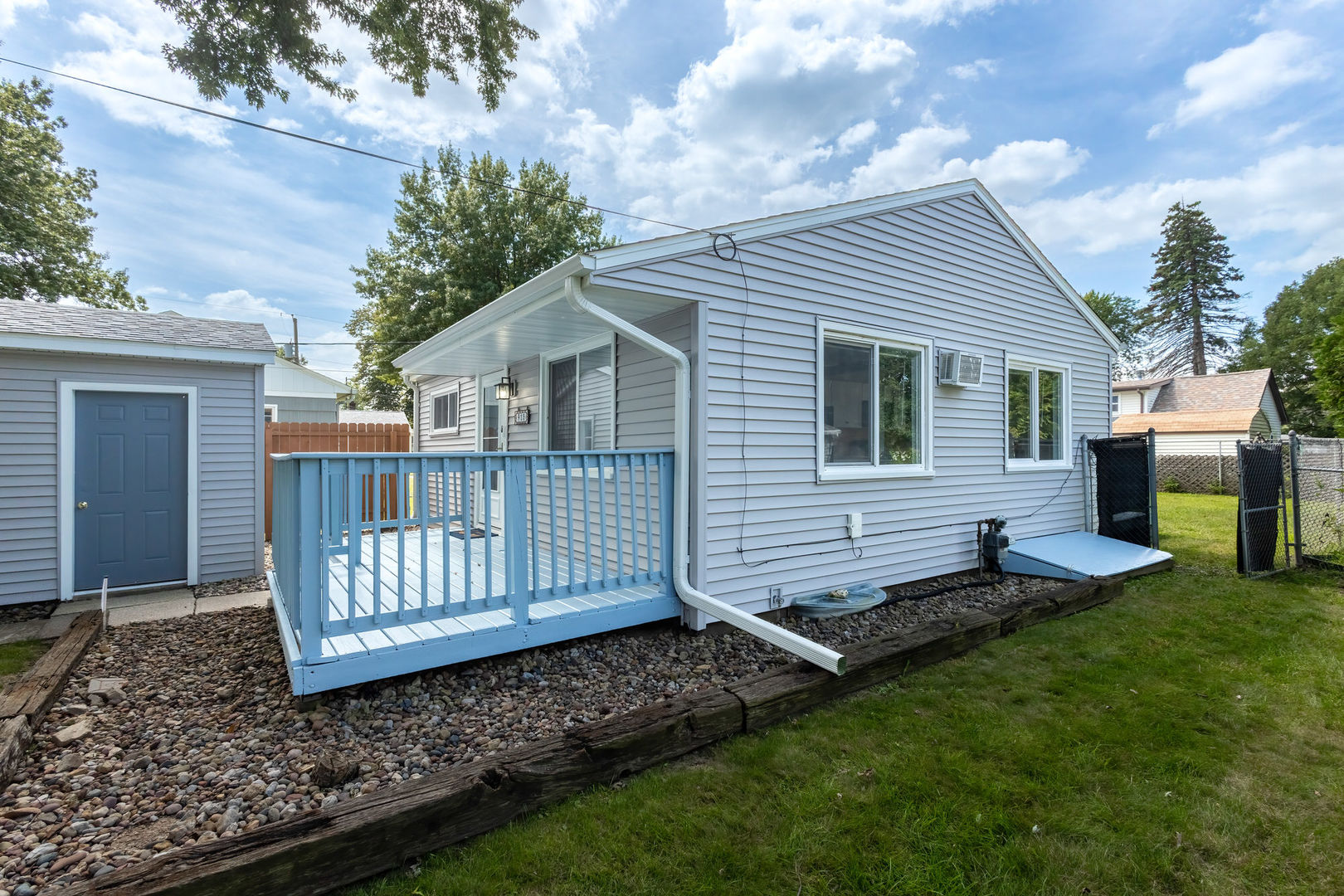 915 42nd Street Property Photo 27