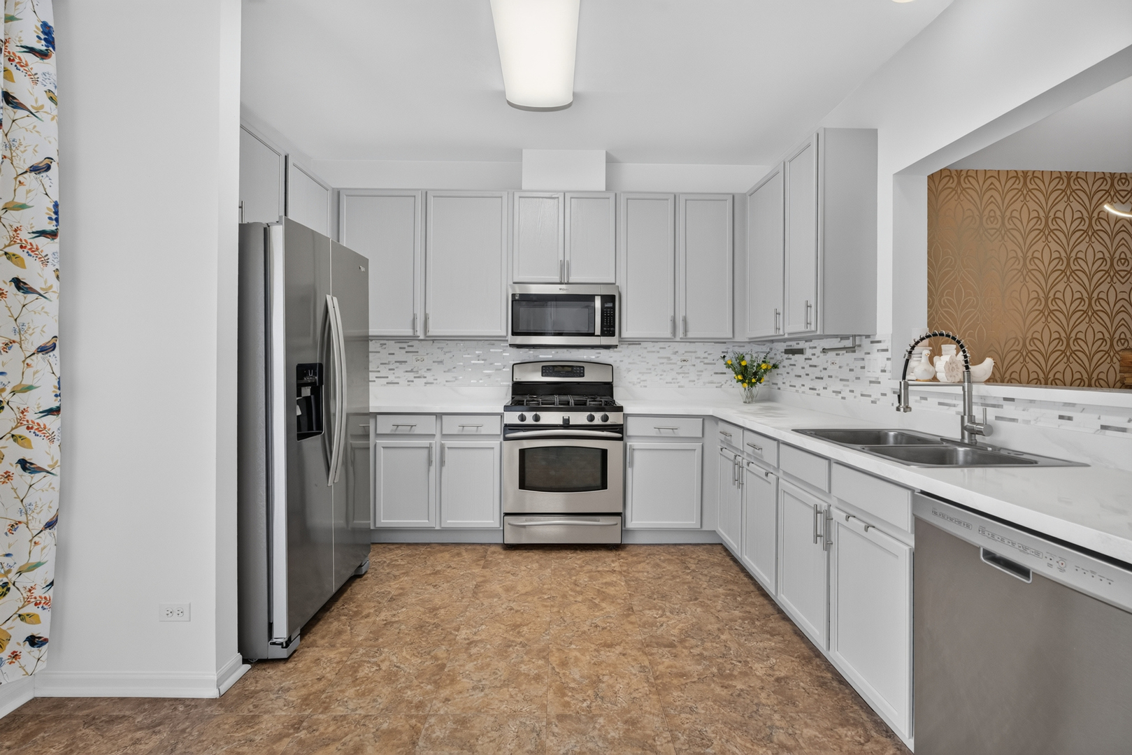2440 Oakfield Court Property Photo 16