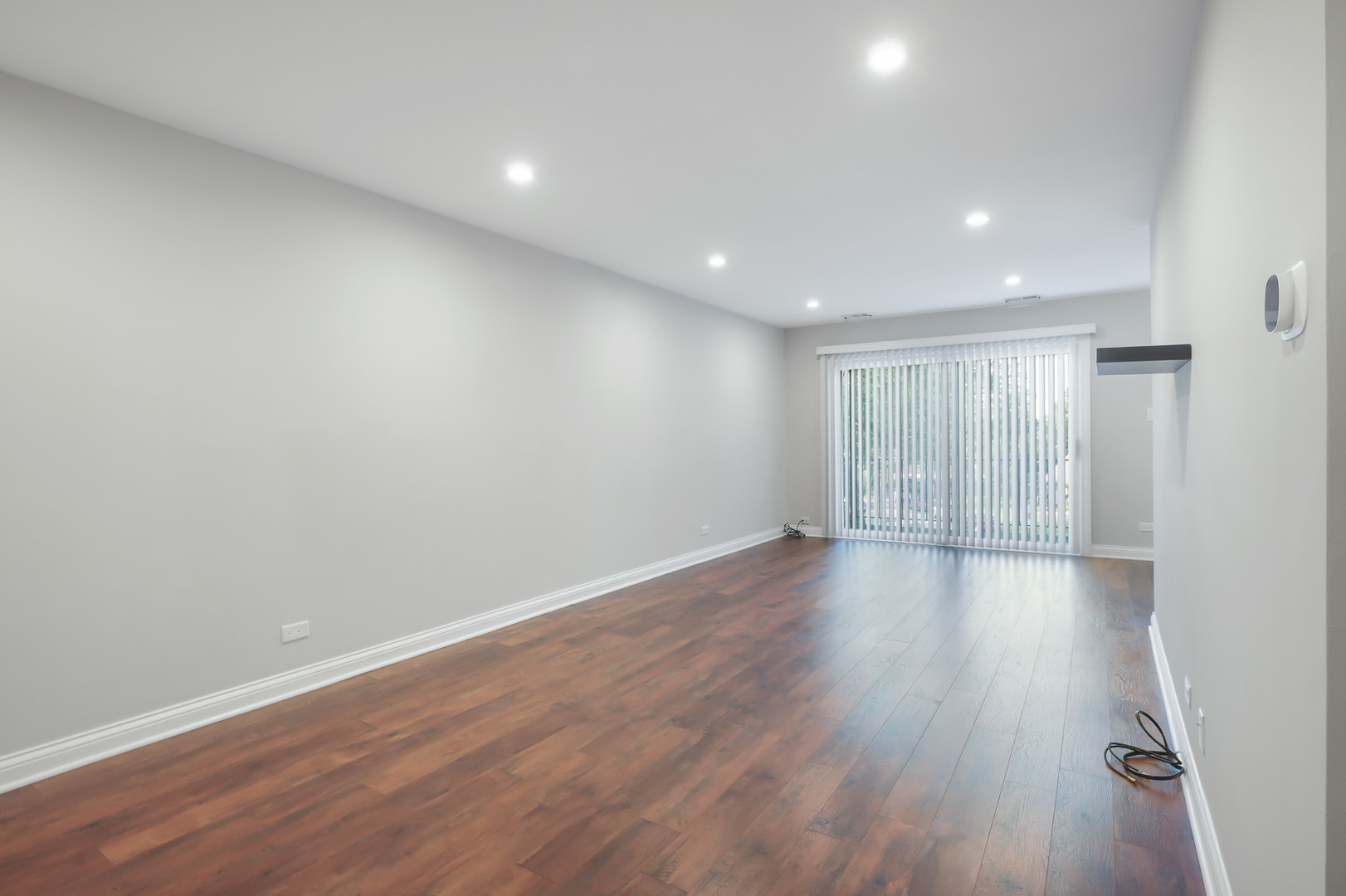 725 W Huntington Commons Road 306 Property Photo 6