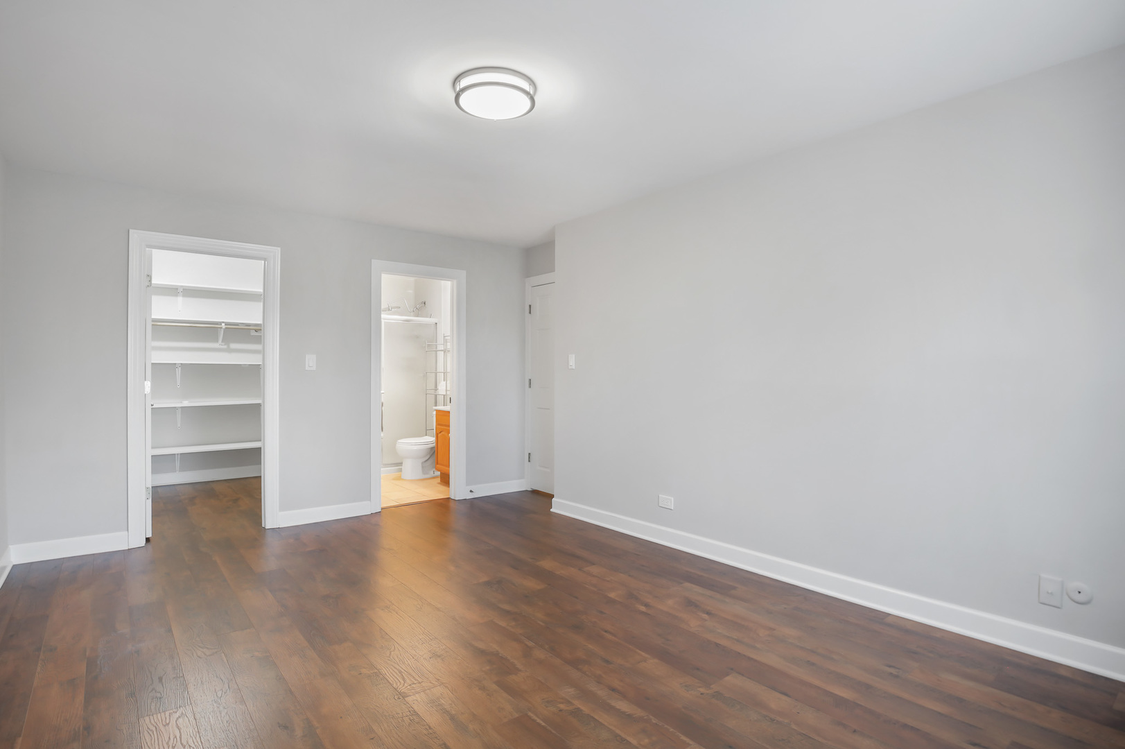 725 W Huntington Commons Road 306 Property Photo 9
