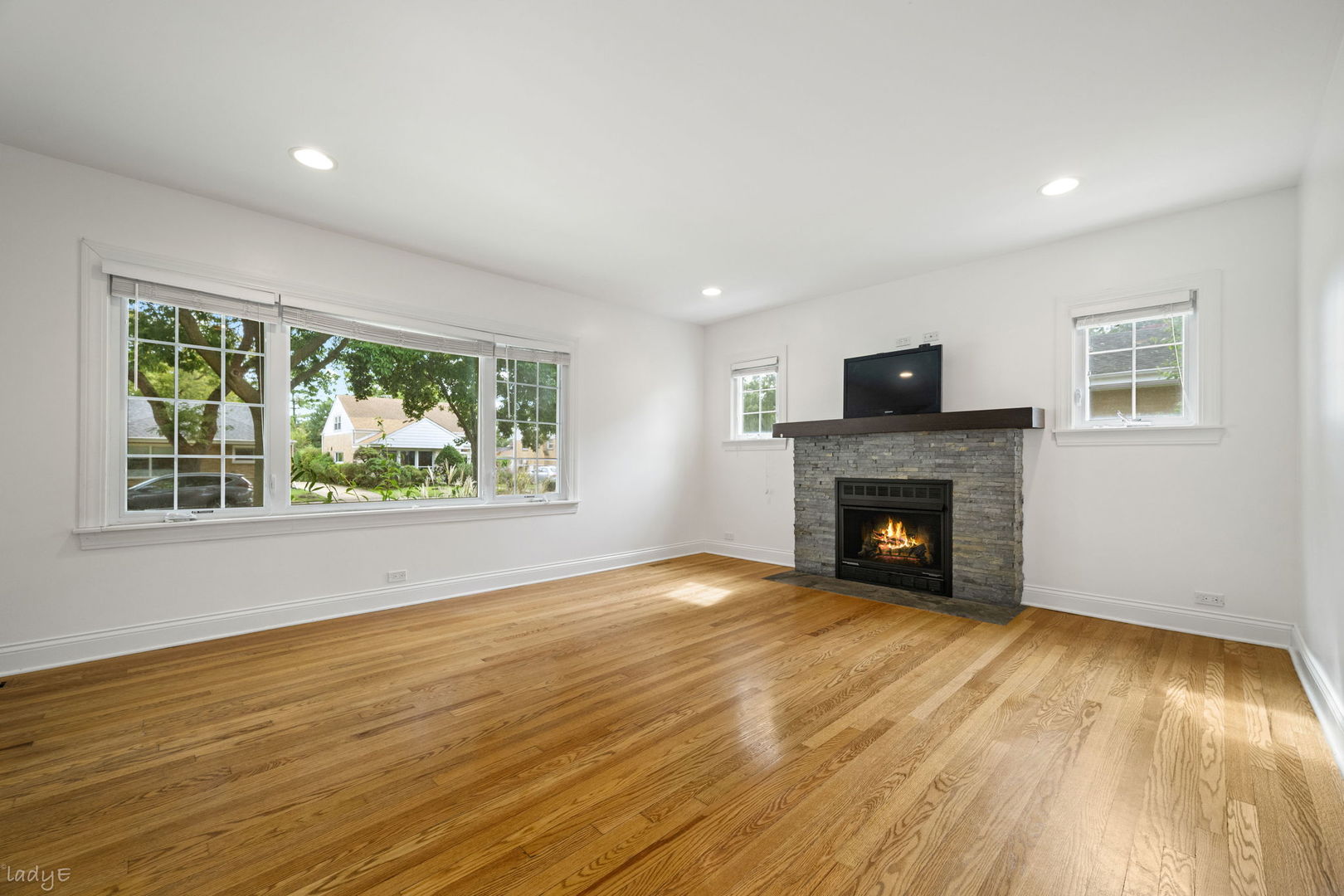 12740277 Property Photo 4