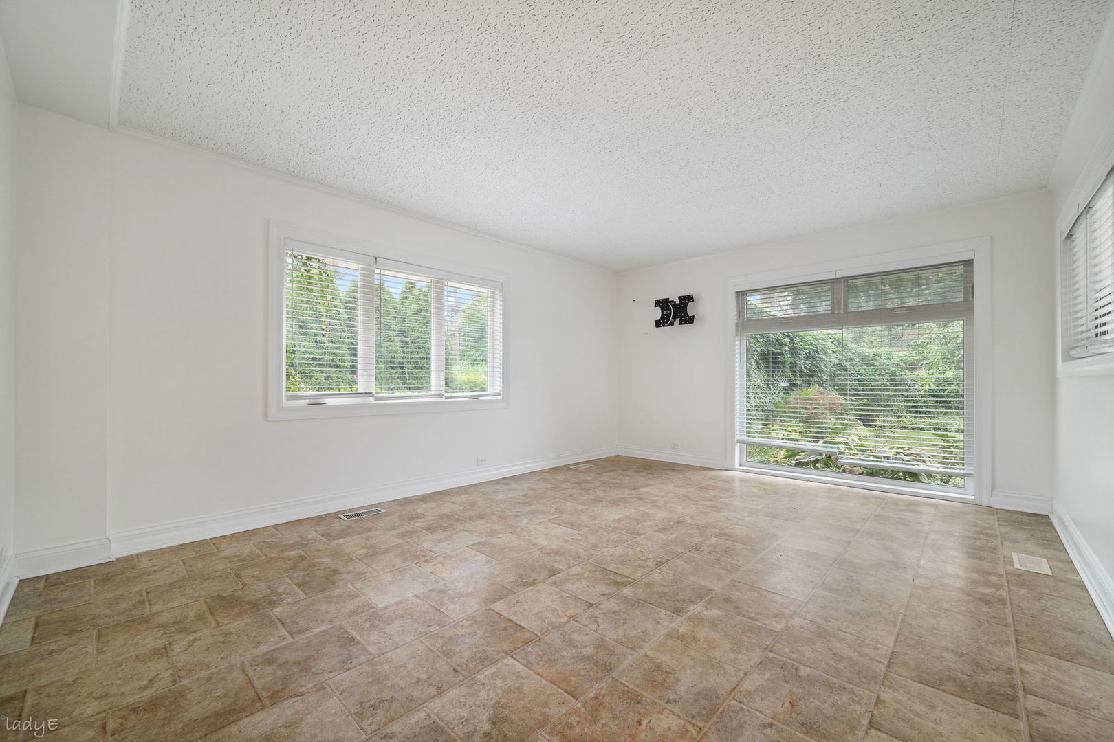 12740277 Property Photo 9
