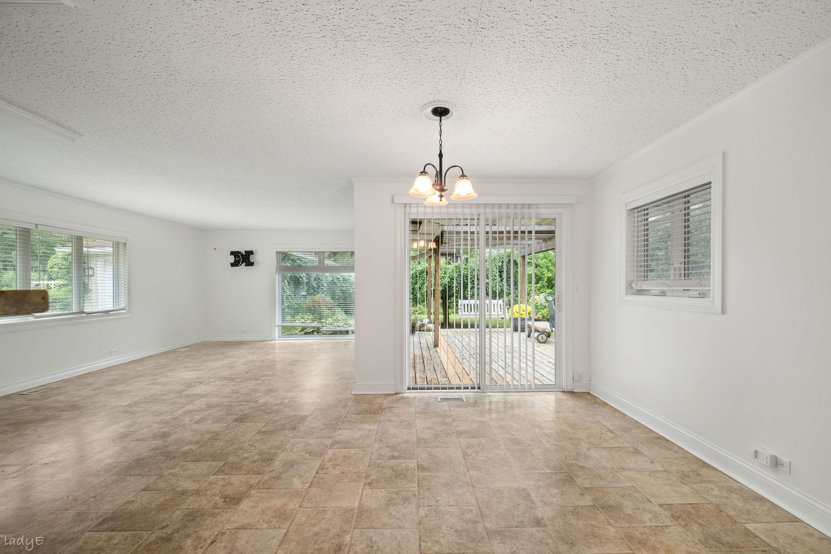 12740277 Property Photo 11