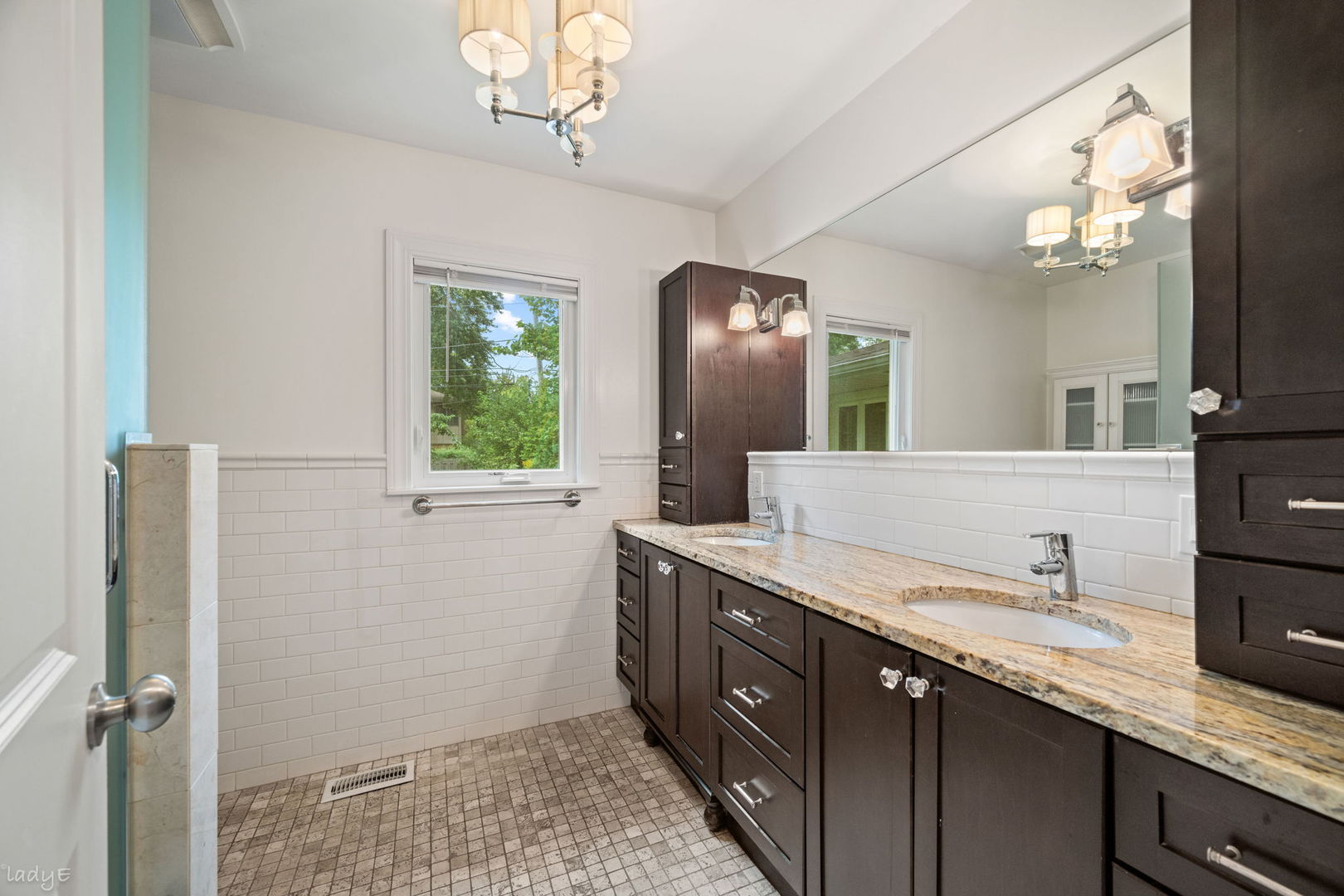 12740277 Property Photo 15