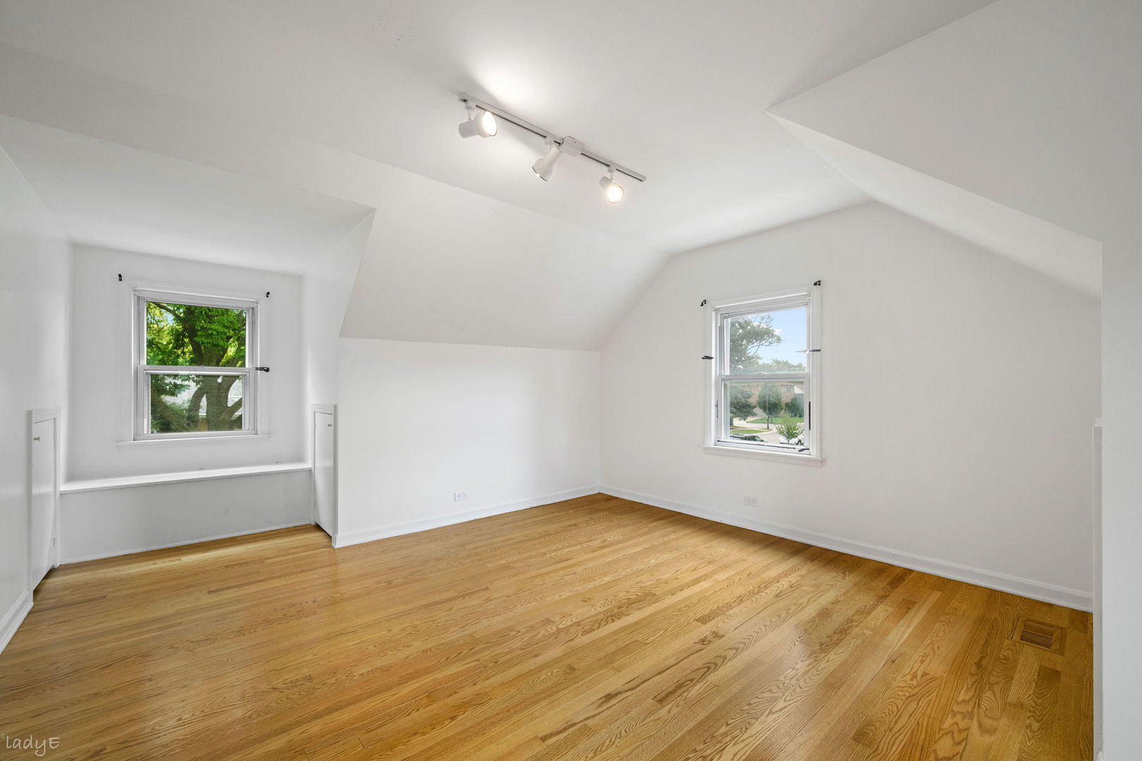 12740277 Property Photo 19