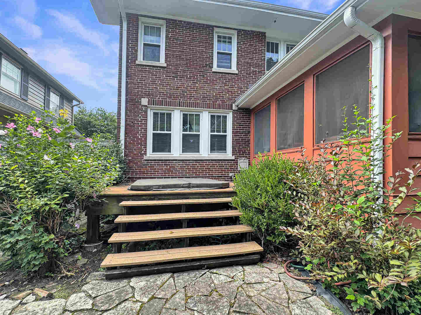 934 Fair Oaks Avenue Property Photo 23