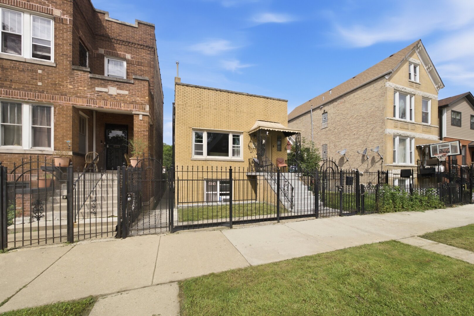 906 N Monticello Avenue Property Photo 4