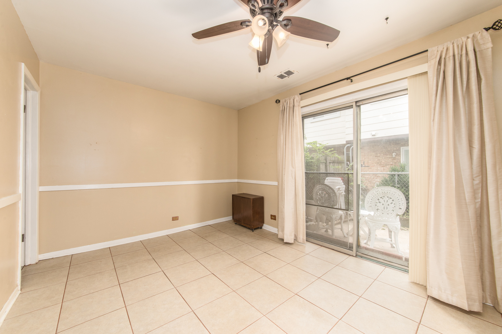 9025 Sherry Lane 9025 Property Photo 7