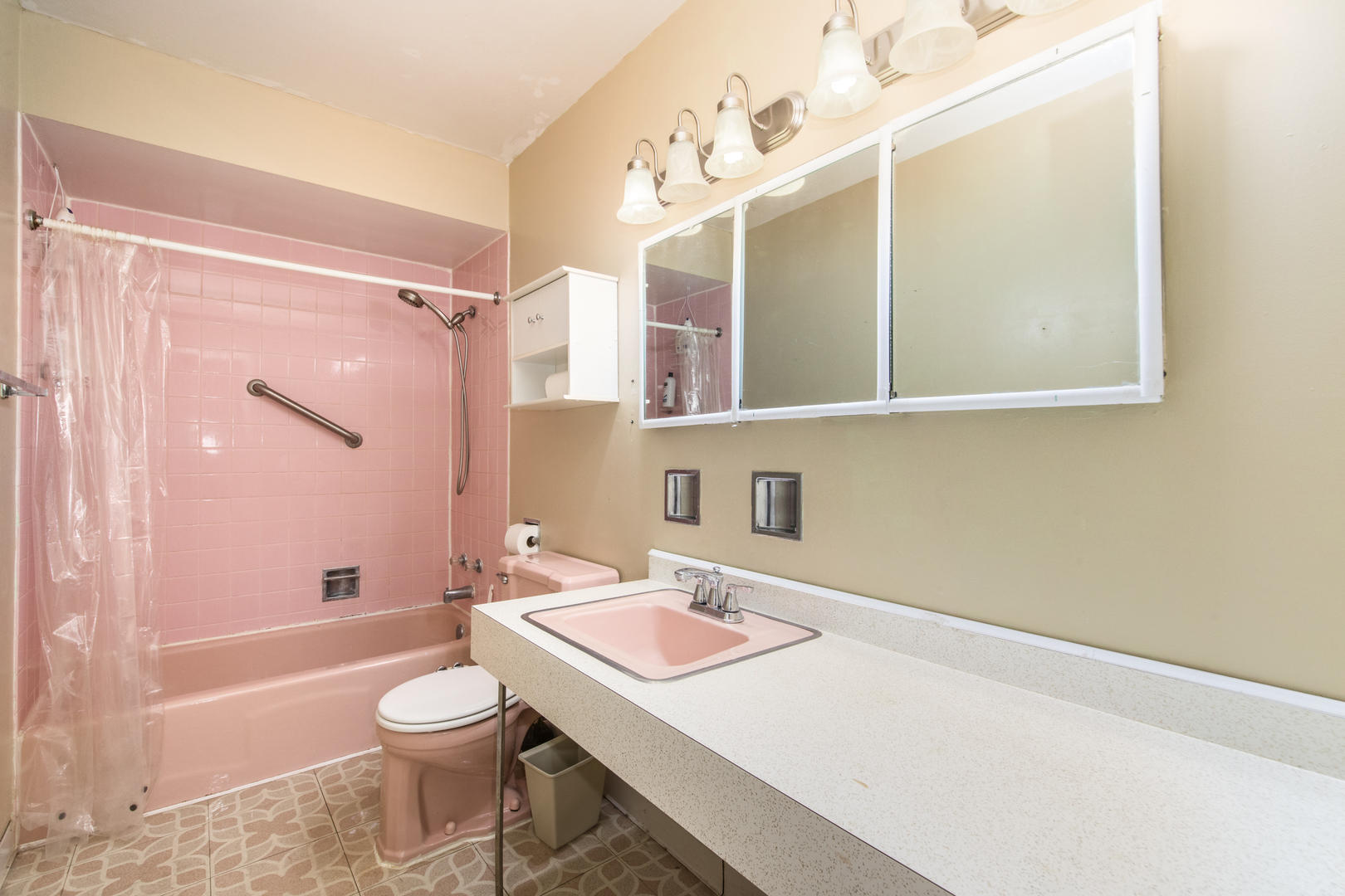 9025 Sherry Lane 9025 Property Photo 15