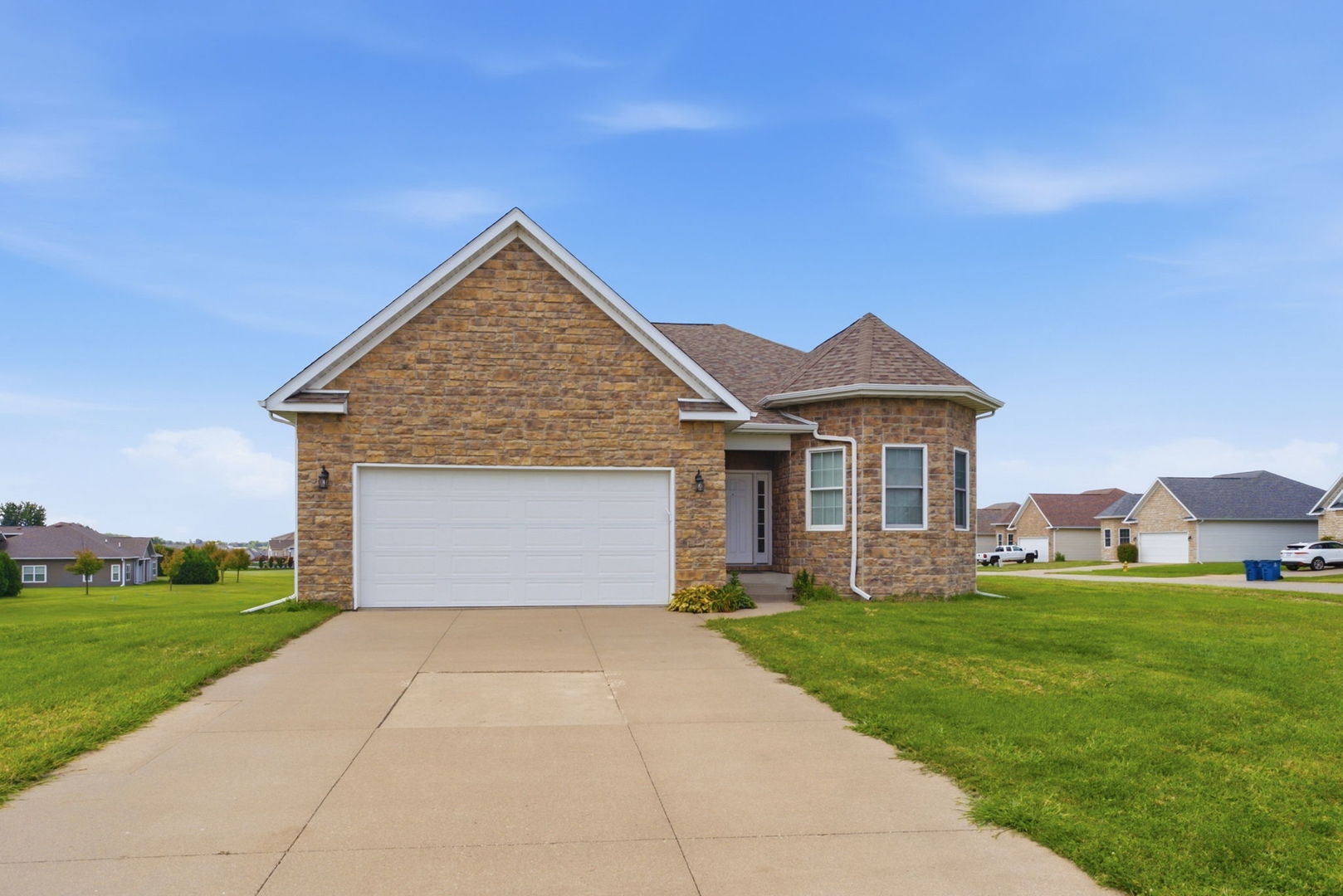 63 Cobblestone Lane Property Photo 1