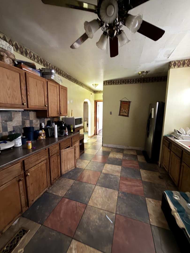 7610 S Honore Street Property Photo 3