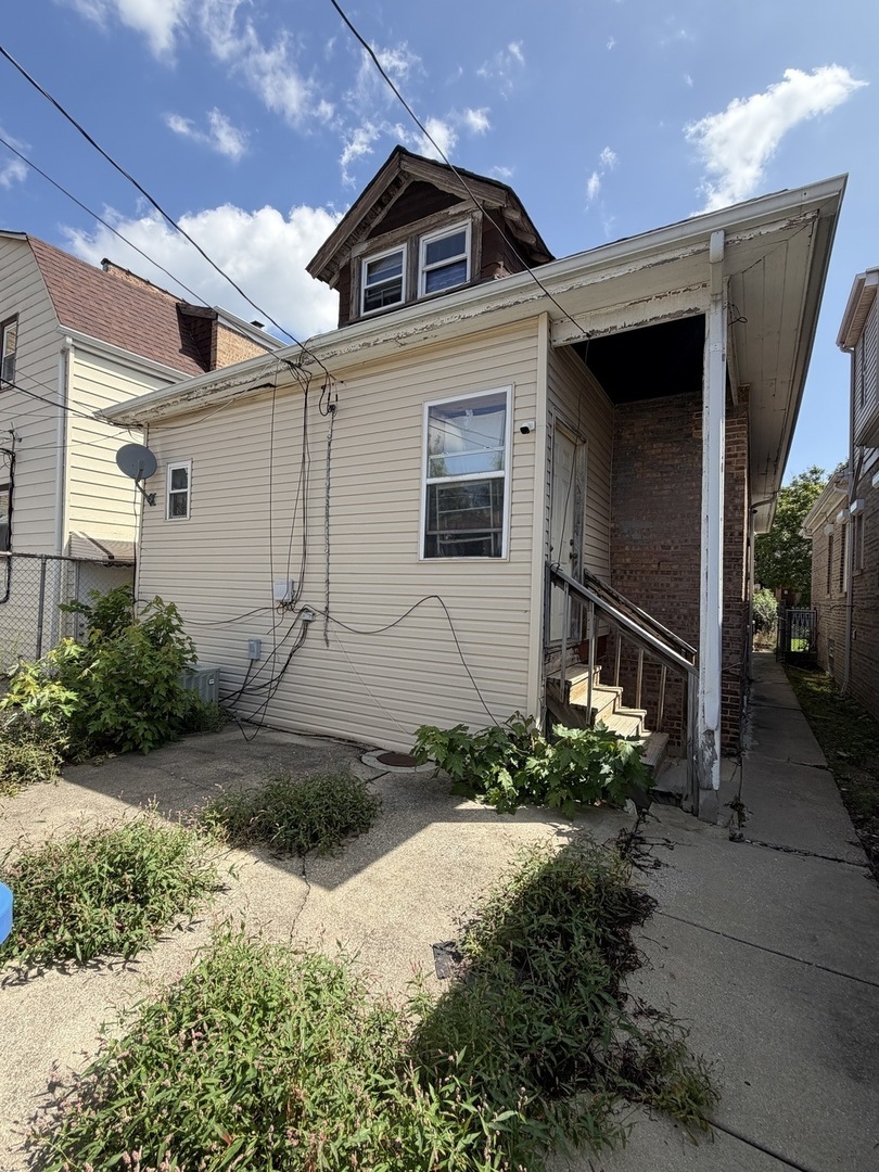 7610 S Honore Street Property Photo 5