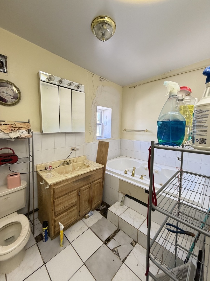7610 S Honore Street Property Photo 12