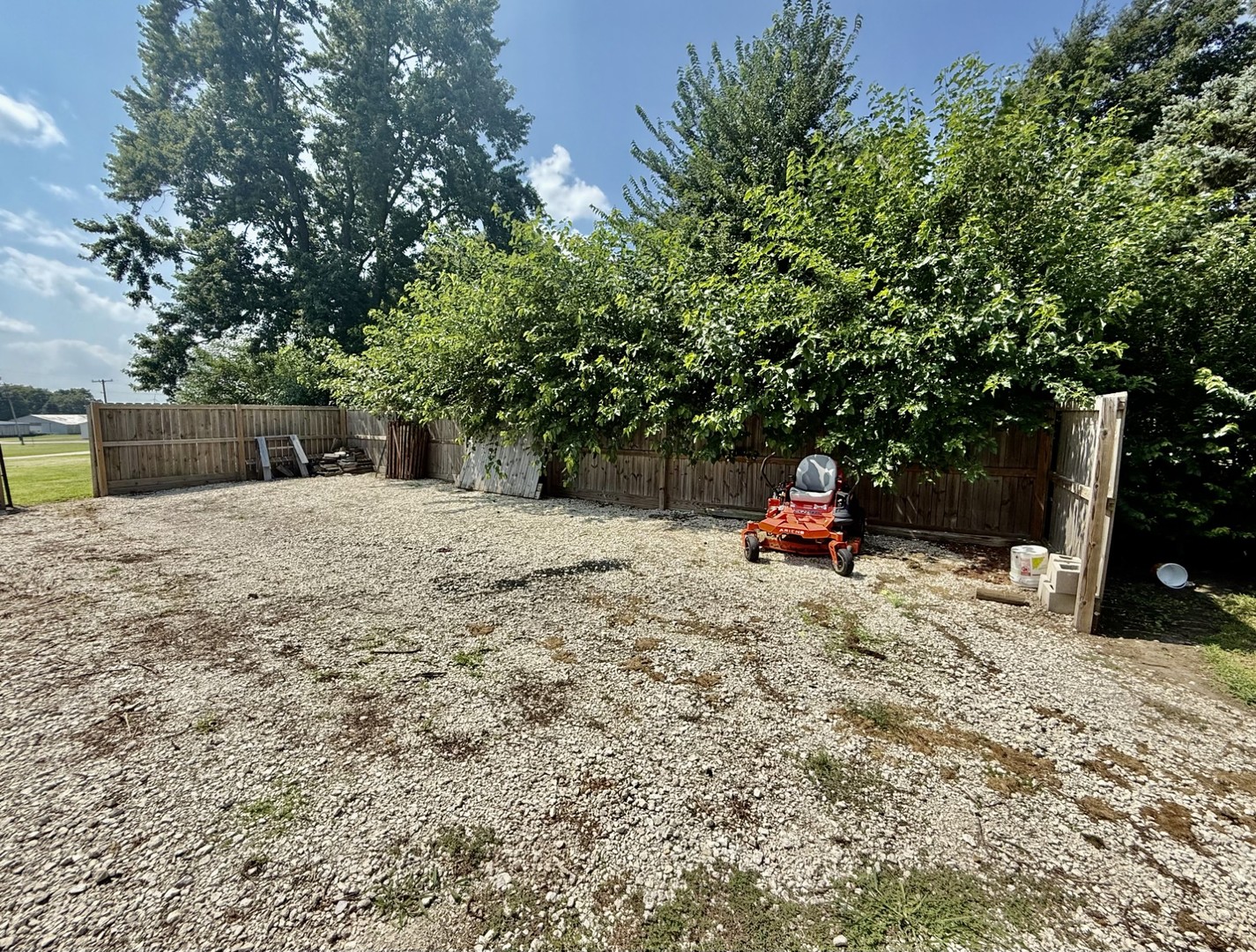 405 W Main Street Property Photo 8