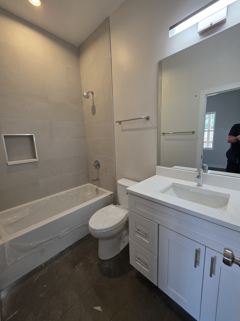 3726 N Racine Avenue 2 Property Photo 9
