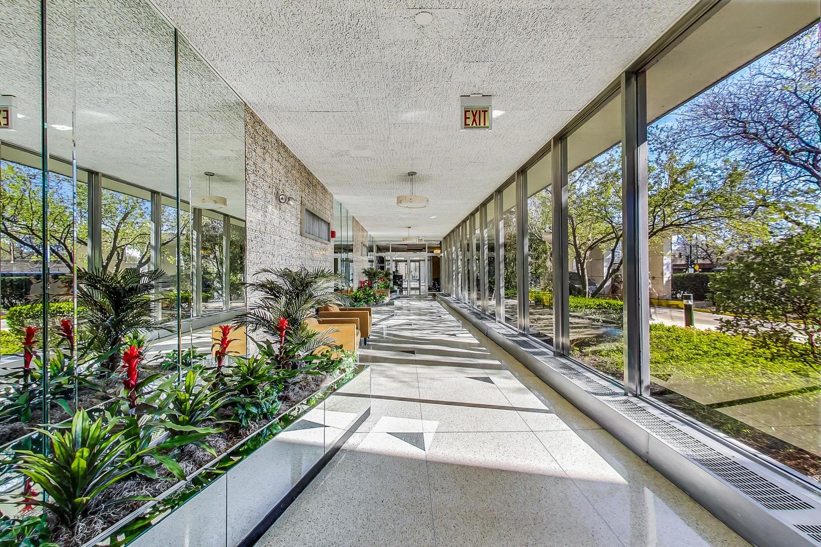 3950 N Lake Shore Drive 2202 Property Photo 22