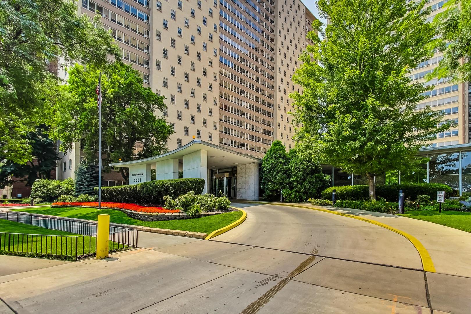 3950 N Lake Shore Drive 2202 Property Photo 26
