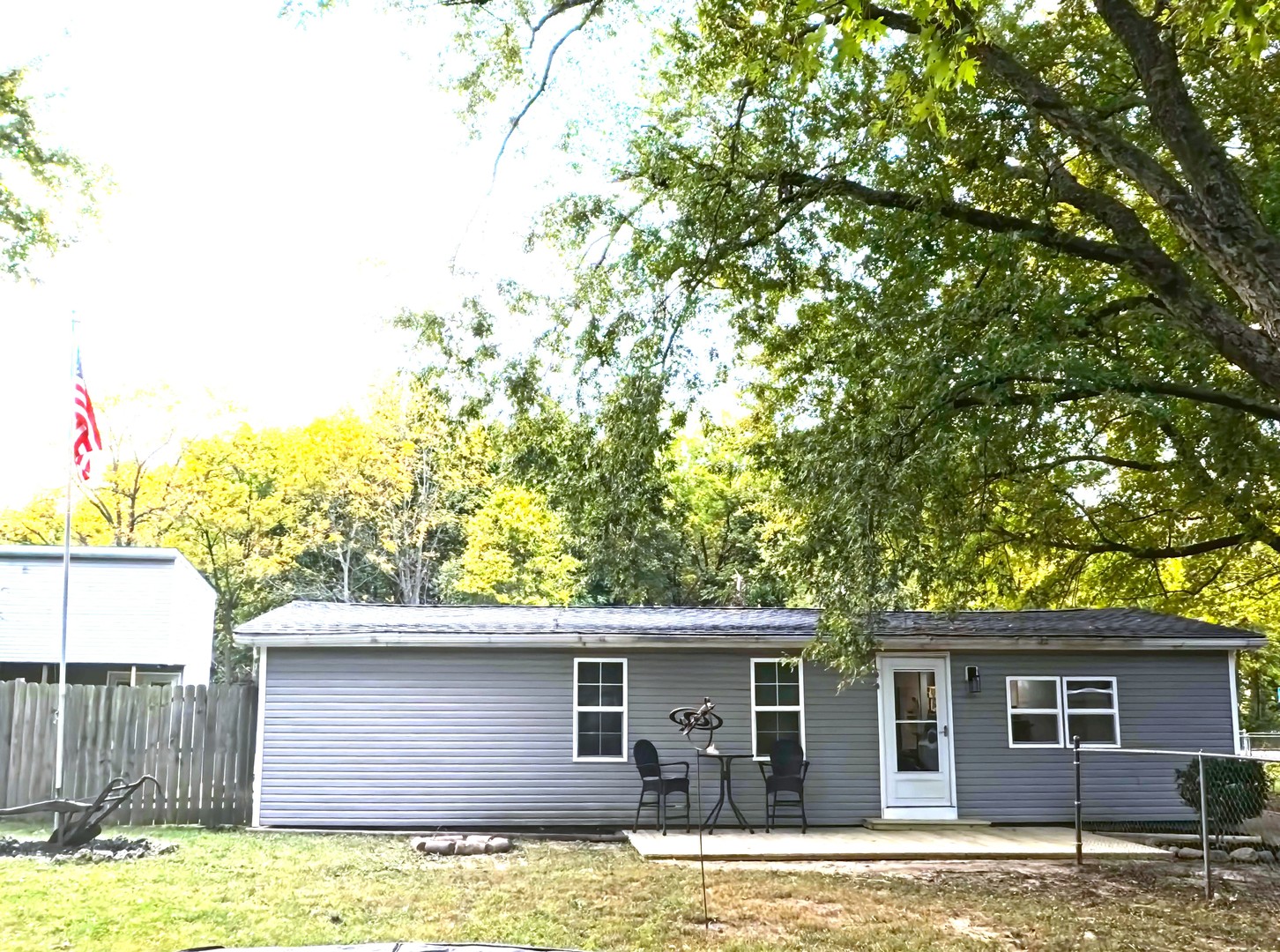 1105 James Court Property Photo 1