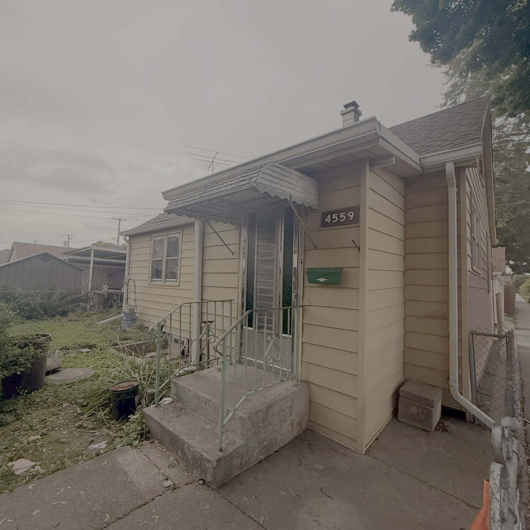 4559 S Karlov Avenue Property Photo 2