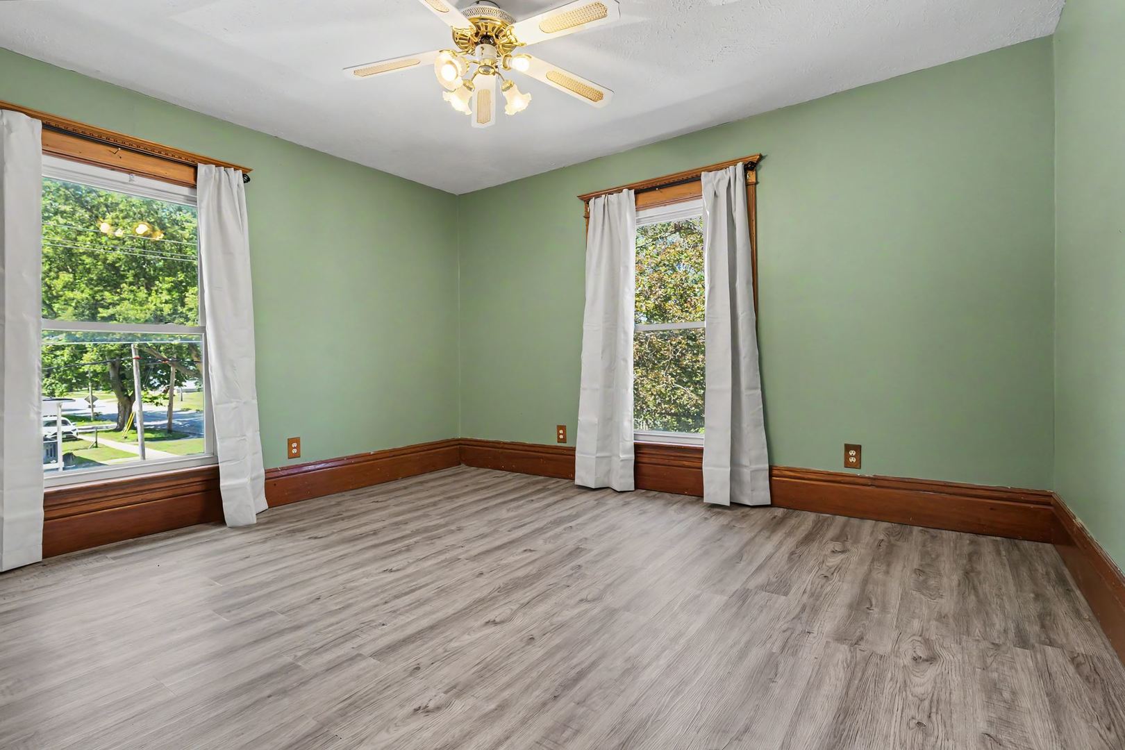 904 E Water Street Property Photo 20