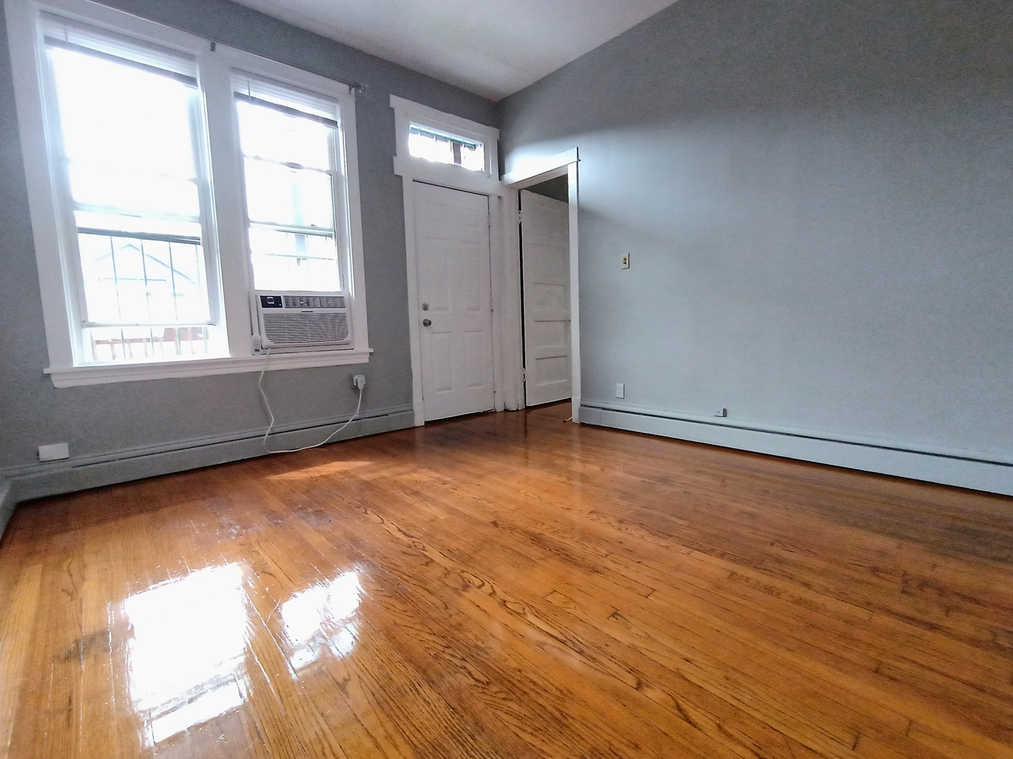 1911 W Belmont Avenue 2r Property Photo 7