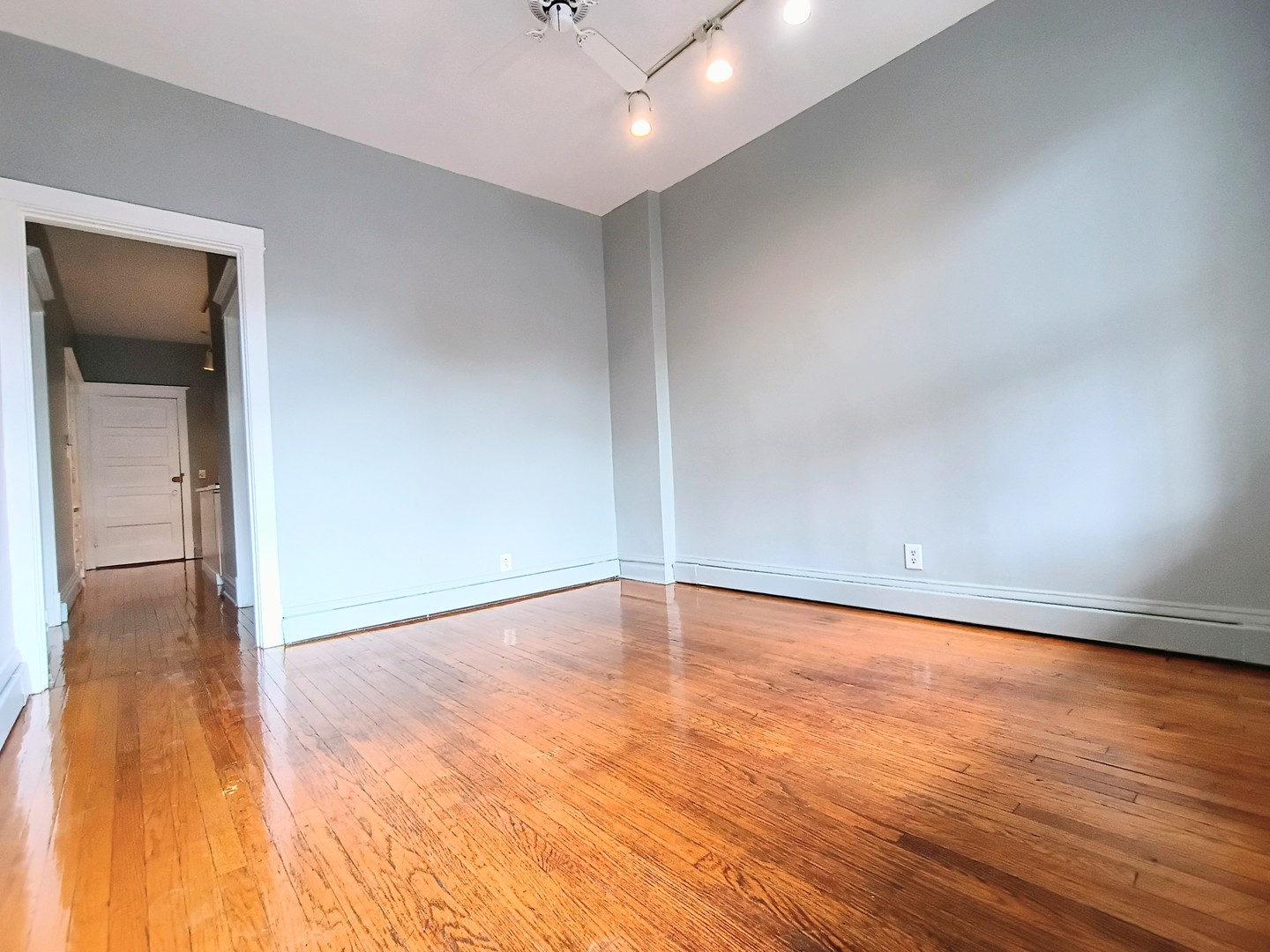 1911 W Belmont Avenue 2r Property Photo 8
