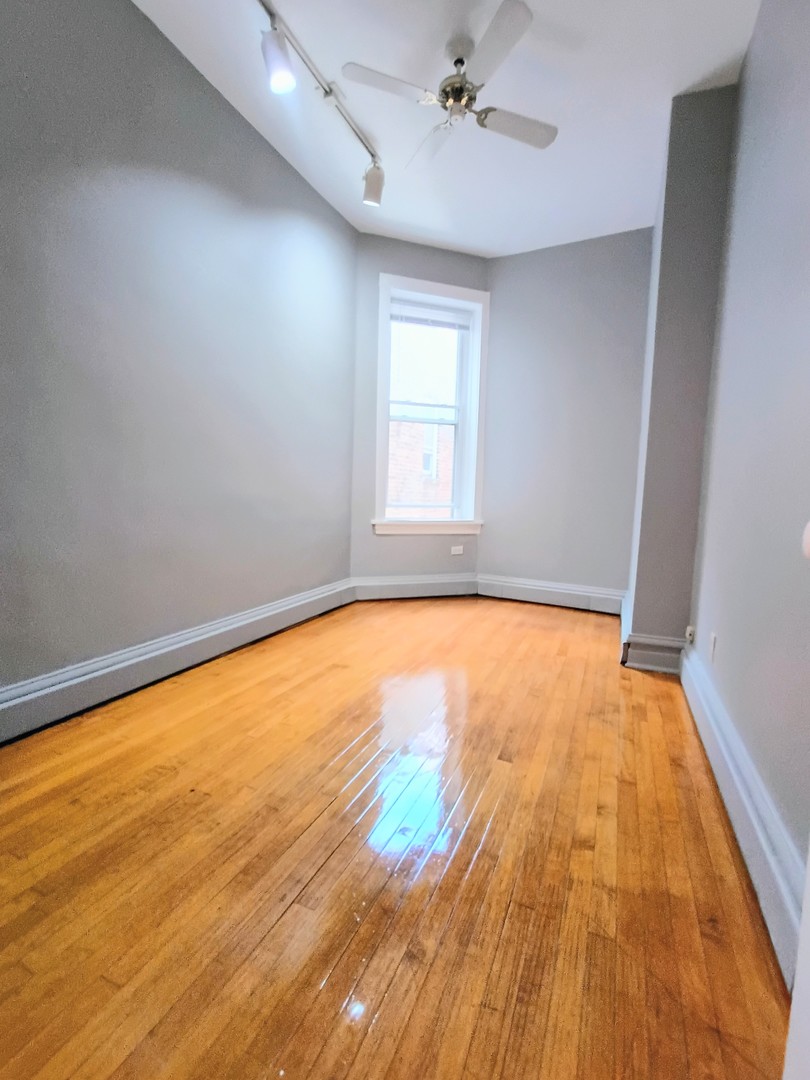 1911 W Belmont Avenue 2r Property Photo 9