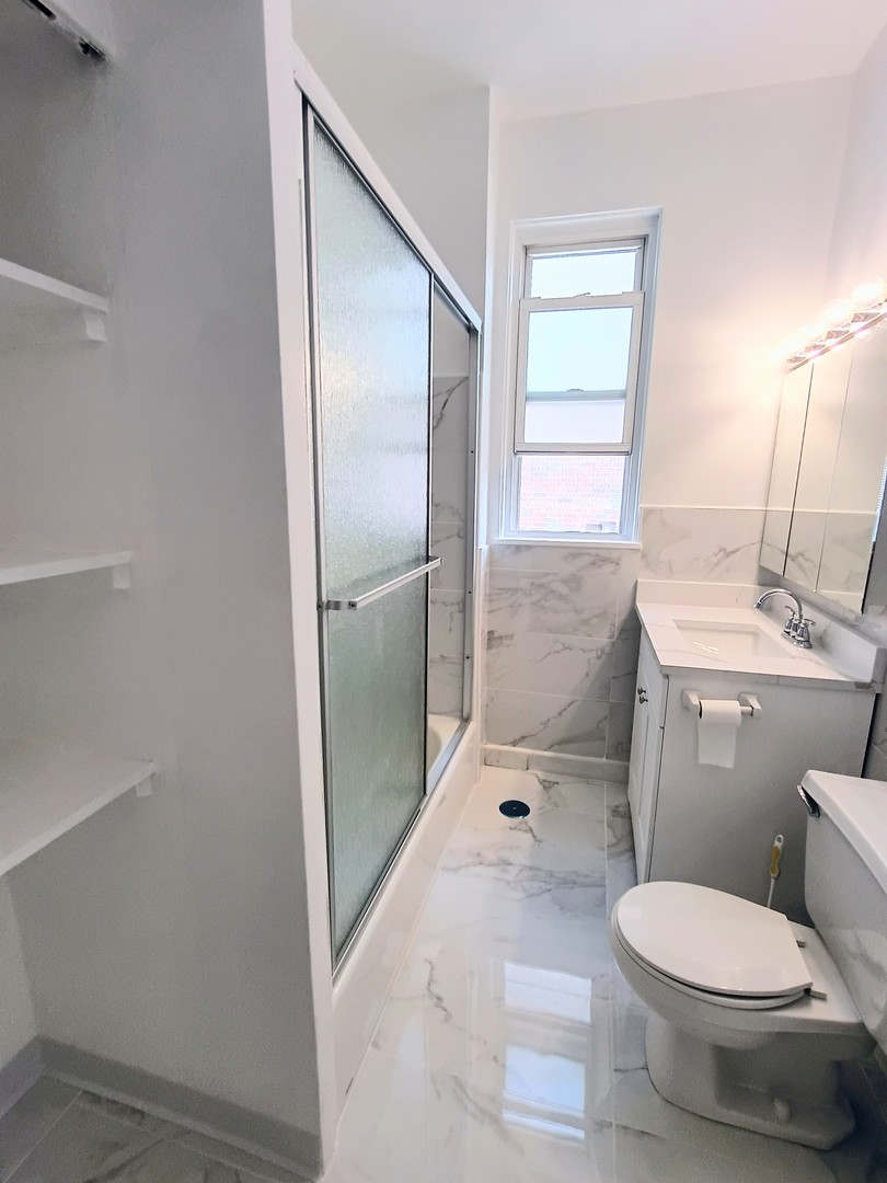 1911 W Belmont Avenue 2r Property Photo 11