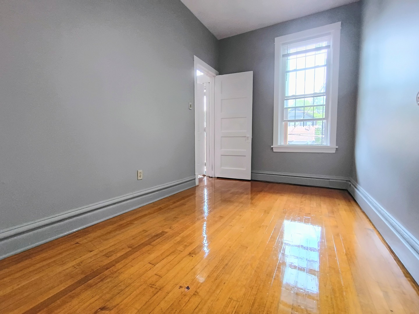 1911 W Belmont Avenue 2r Property Photo 13