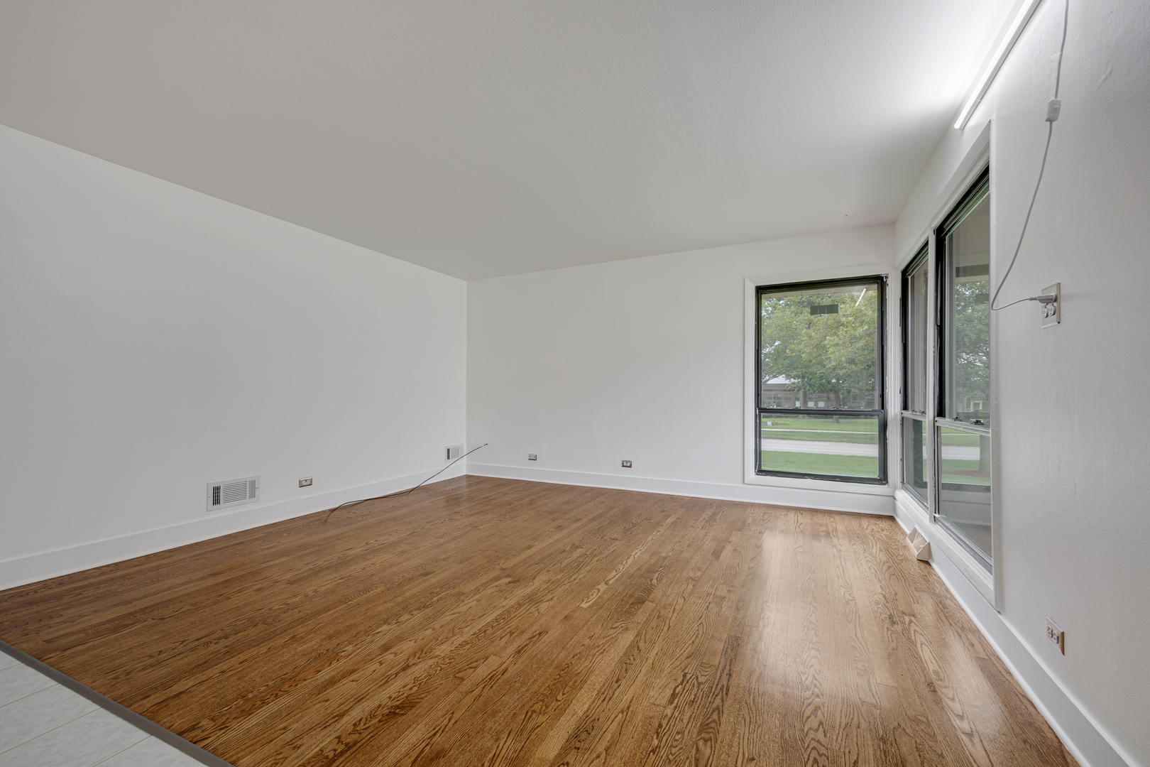1250 N Wheeling Road Property Photo 6