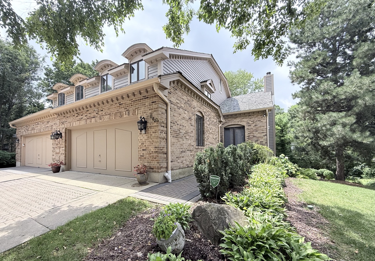640 Walnut Oaks Drive Property Photo 1