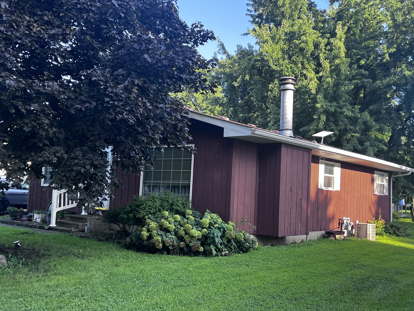 222 E Beech Street Property Photo 2