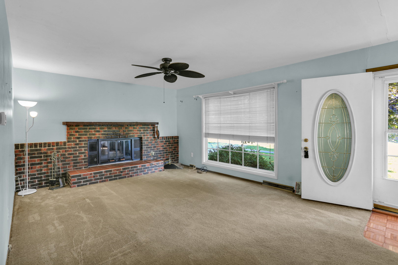 222 E Beech Street Property Photo 7