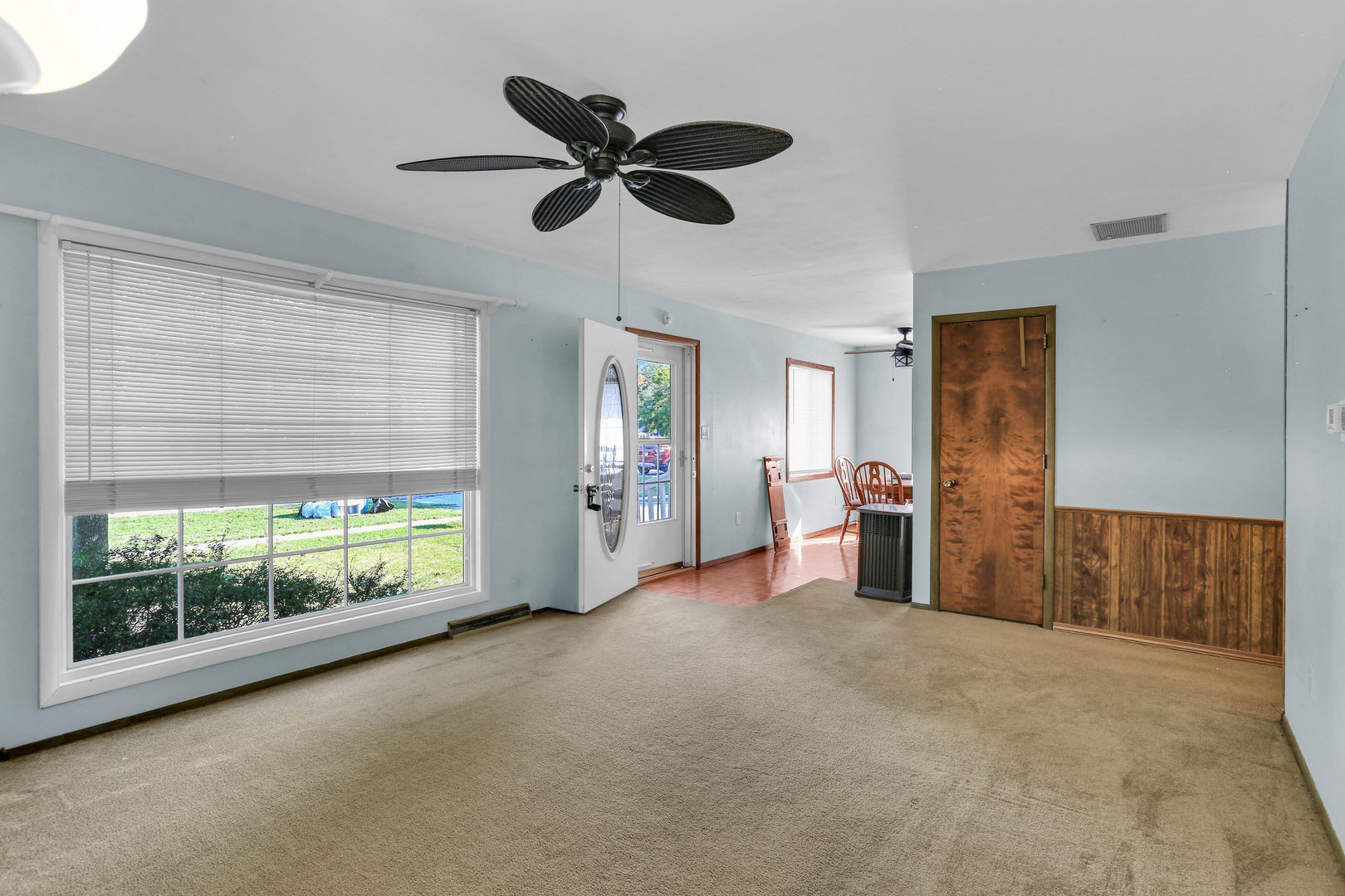 222 E Beech Street Property Photo 15