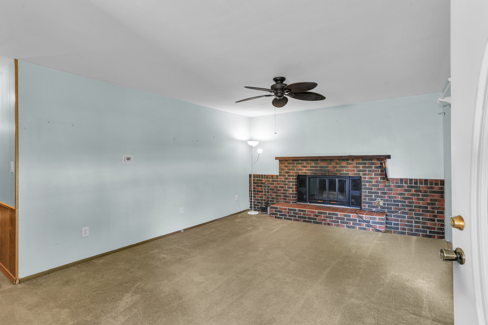 222 E Beech Street Property Photo 16