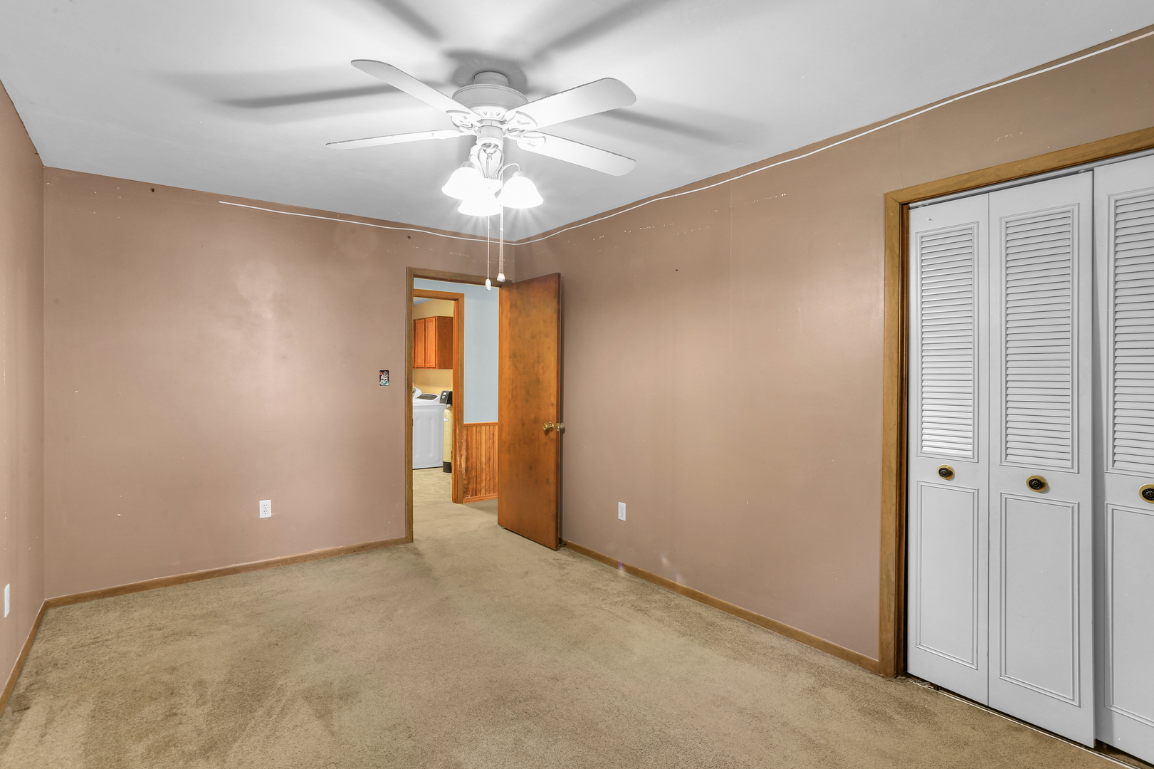 222 E Beech Street Property Photo 23