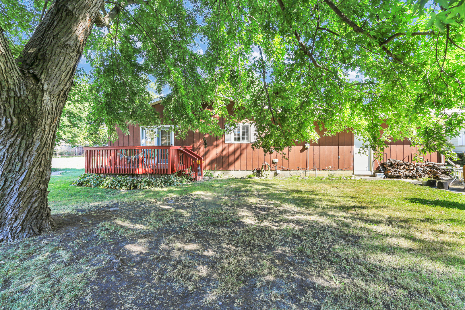222 E Beech Street Property Photo 30