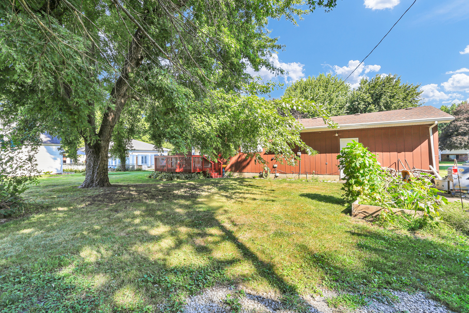 222 E Beech Street Property Photo 31