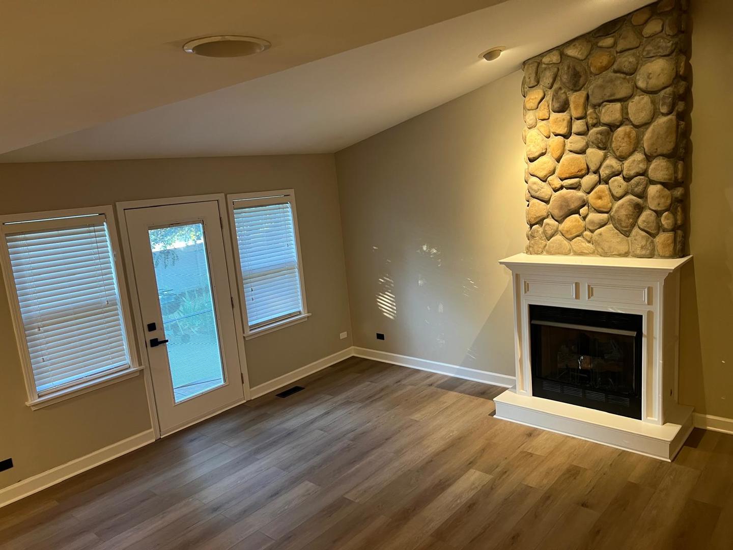 3262 Salem Court Property Photo 4