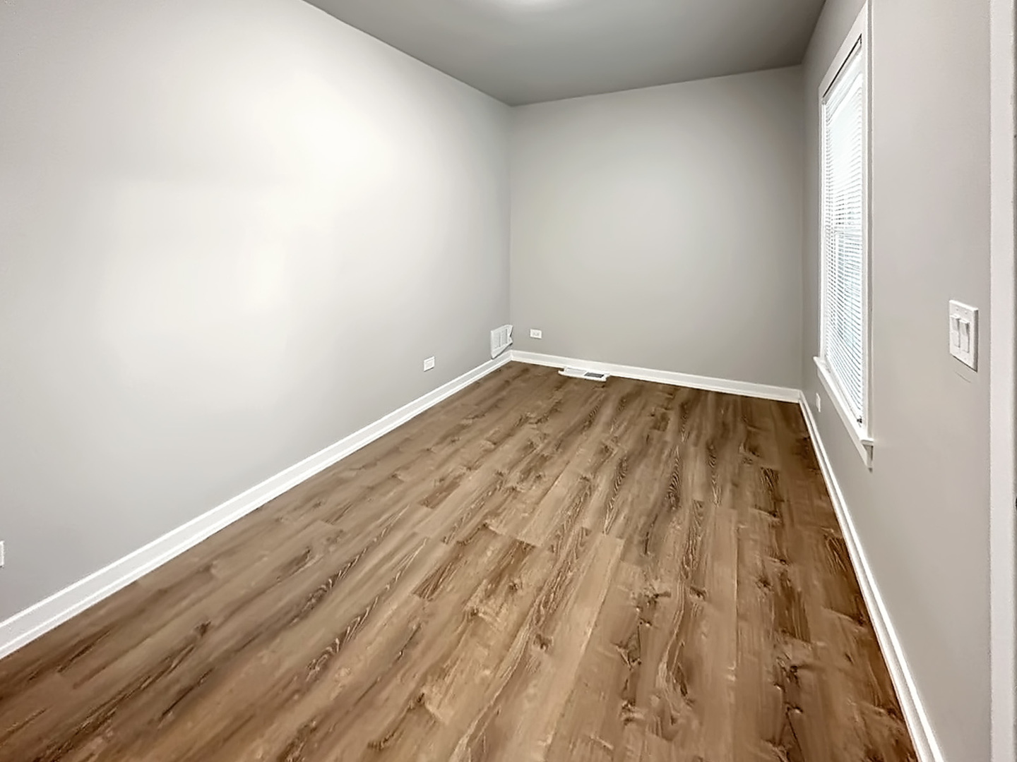 652 S Main Street Property Photo 3