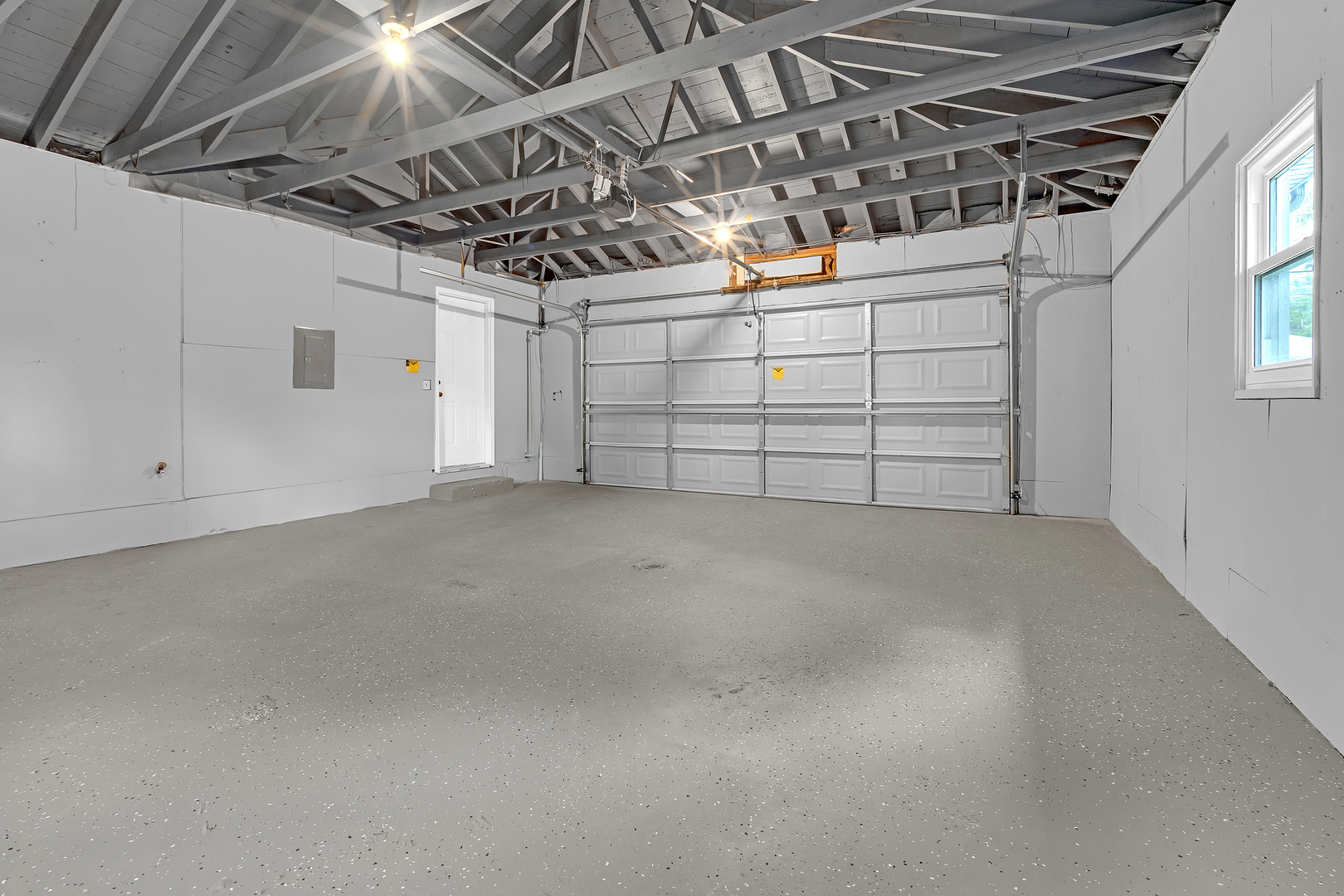 16037 Evans Avenue Property Photo 4
