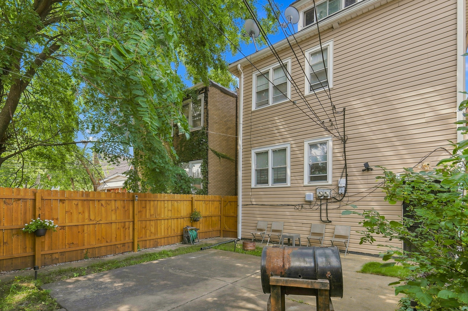 6641 S Fairfield Avenue Property Photo 16